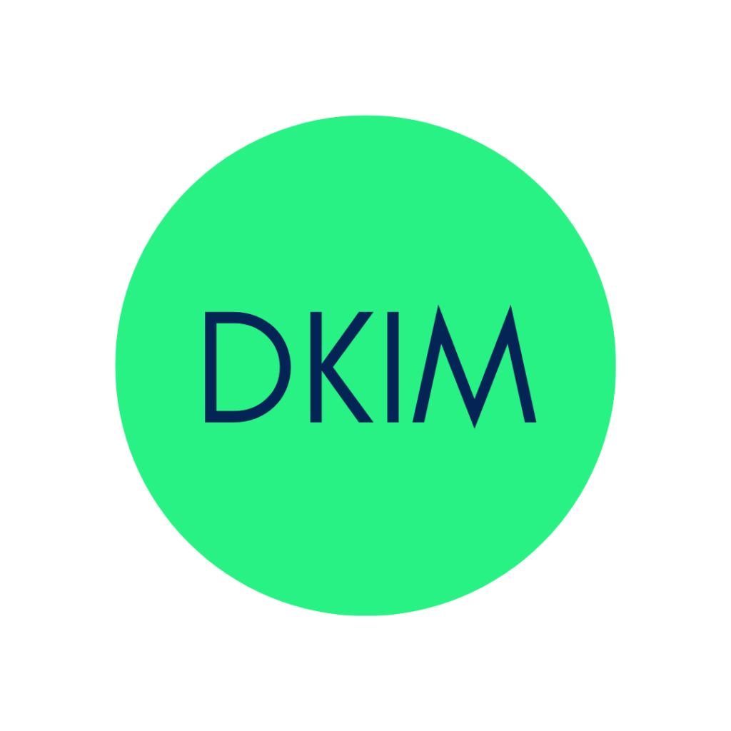 Grønn sirkel med teksten "DKIM" skrevet i midten.