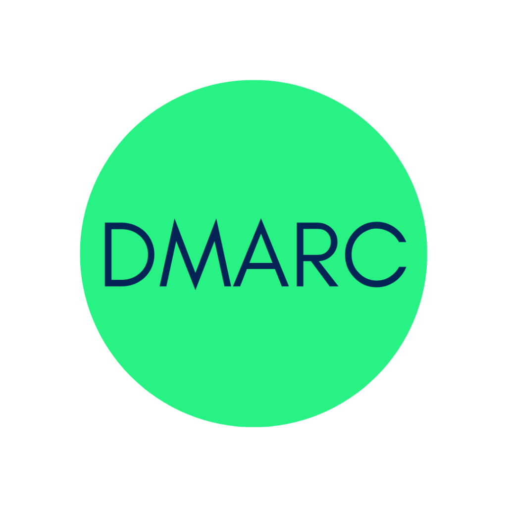 Grønn sirkel med teksten "DMARC" skrevet i blått i midten. DMARC er et viktig verktøy for å hindre e-postsvindel.